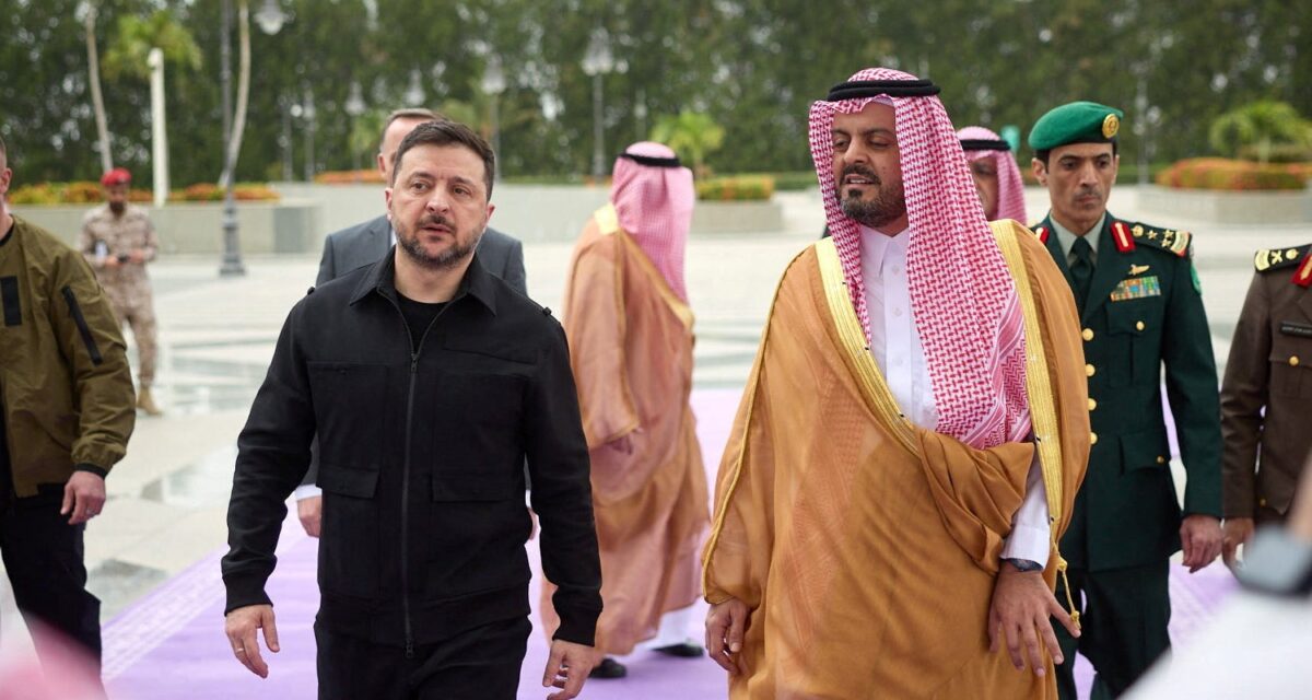 Ο Βολοντίμιρ Ζελένσκι με τον Saud bin Mishaal bin Abdulaziz