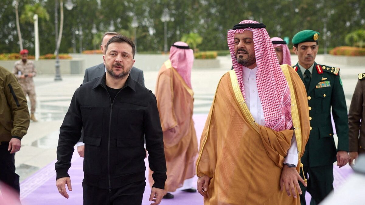 Ο Βολοντίμιρ Ζελένσκι με τον Saud bin Mishaal bin Abdulaziz