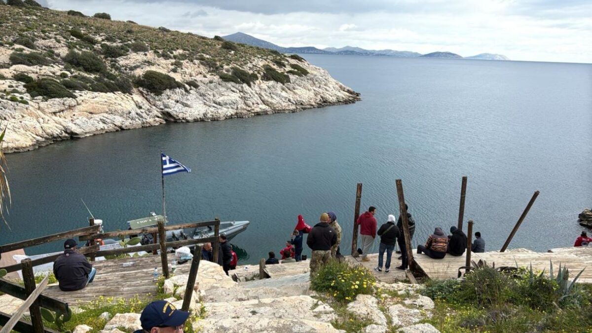 Έρευνες για τον δύτη που αγνοείται στη Βουλιαγμένη