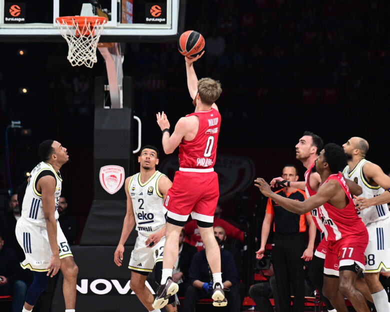 Ο Γουόκαπ στο Ολυμπιακός - Φενερμπαχτσέ