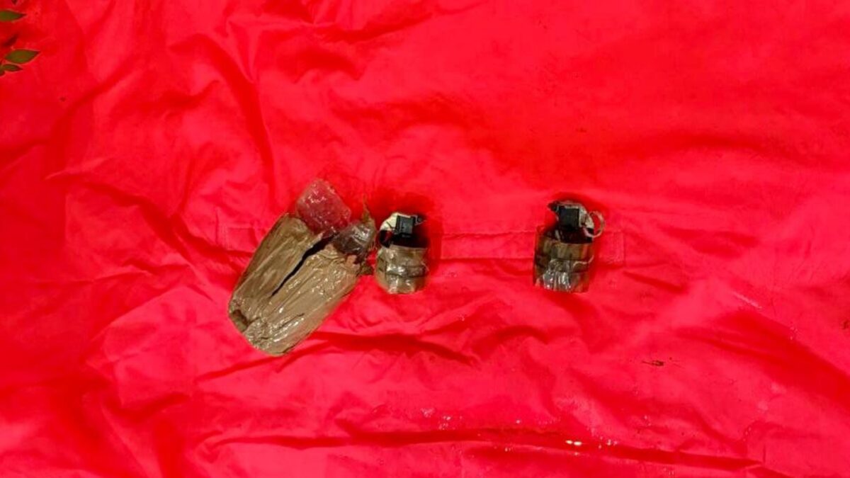 ΓΑΔΑ: Είχε σφραγισμένες σε τάπερ τις χειροβομβίδες ο Σουδανός – Υποστηρίζει ότι τις βρήκε σε άλσος στην Ακρόπολη