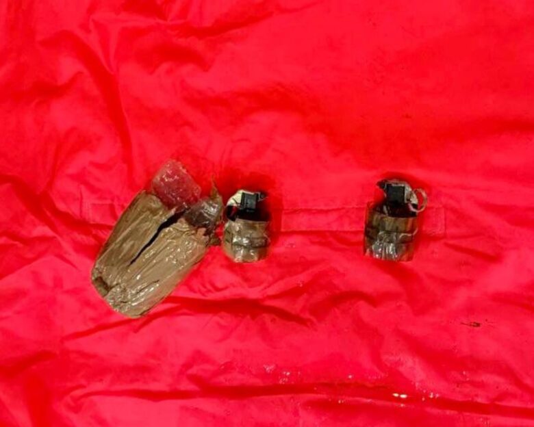 ΓΑΔΑ: Είχε σφραγισμένες σε τάπερ τις χειροβομβίδες ο Σουδανός – Υποστηρίζει ότι τις βρήκε σε άλσος στην Ακρόπολη