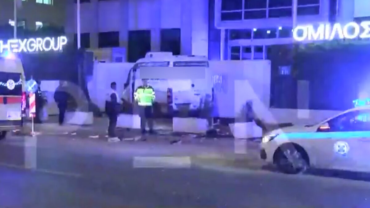 Εικόνα έξω από το Χρηματιστήριο