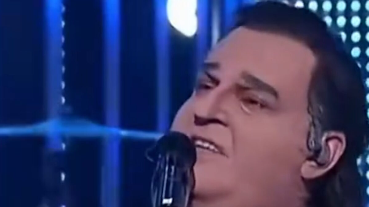 Ο Βούλγαρος διαγωνιζόμενος ως Βασίλης Καρράς