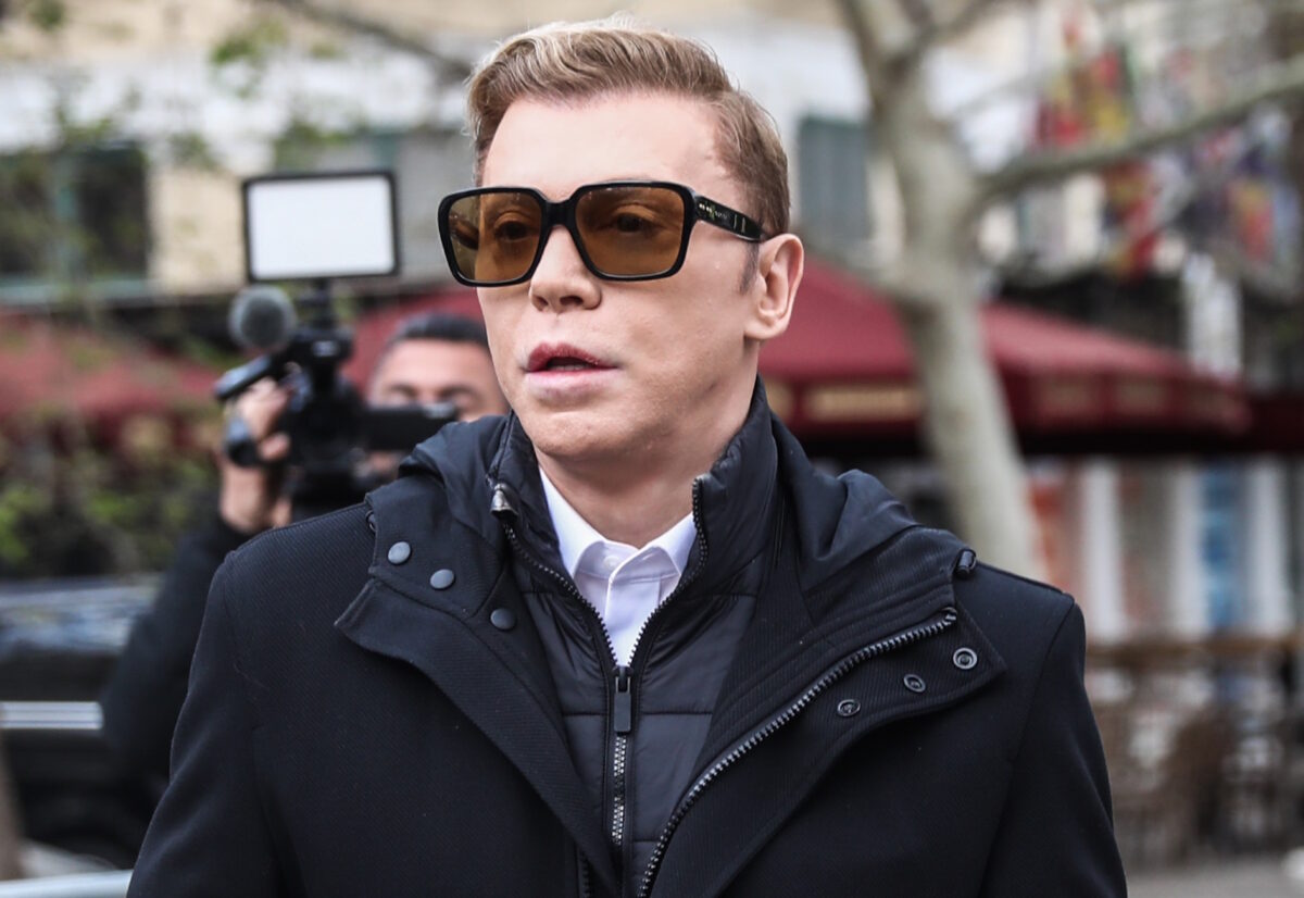 Τάκης Ζαχαράτος