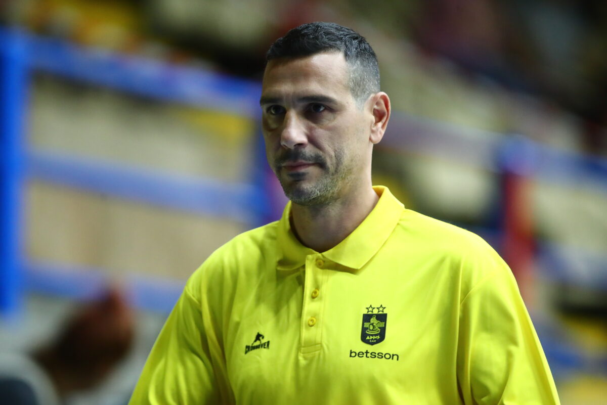 Ο Νίκος Ζήσης