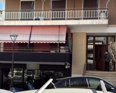 Το σπίτι όπου βρέθηκαν νεκρές η μητέρα με την κόρη της