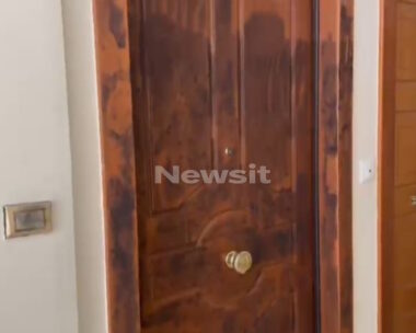 Το διαμέρισμα που εντοπίστηκαν νεκρές οι δύο γυναίκες