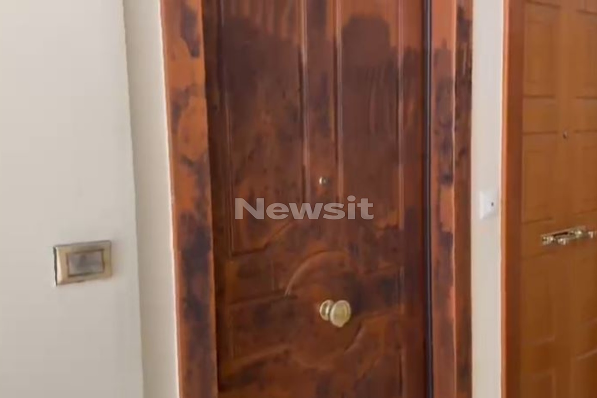 Το διαμέρισμα που εντοπίστηκαν νεκρές οι δύο γυναίκες