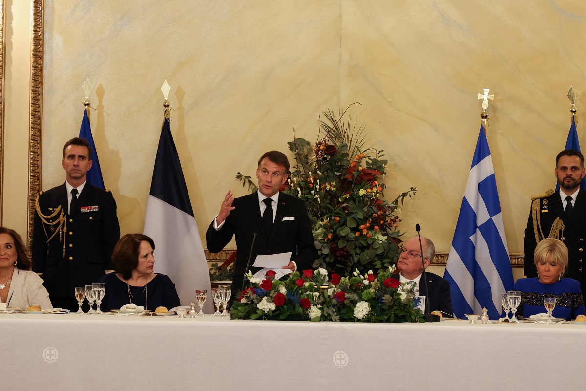 Μακρόν: «Η Ευρώπη, χωρίς την Ελλάδα, δεν θα ήταν η Ευρώπη»