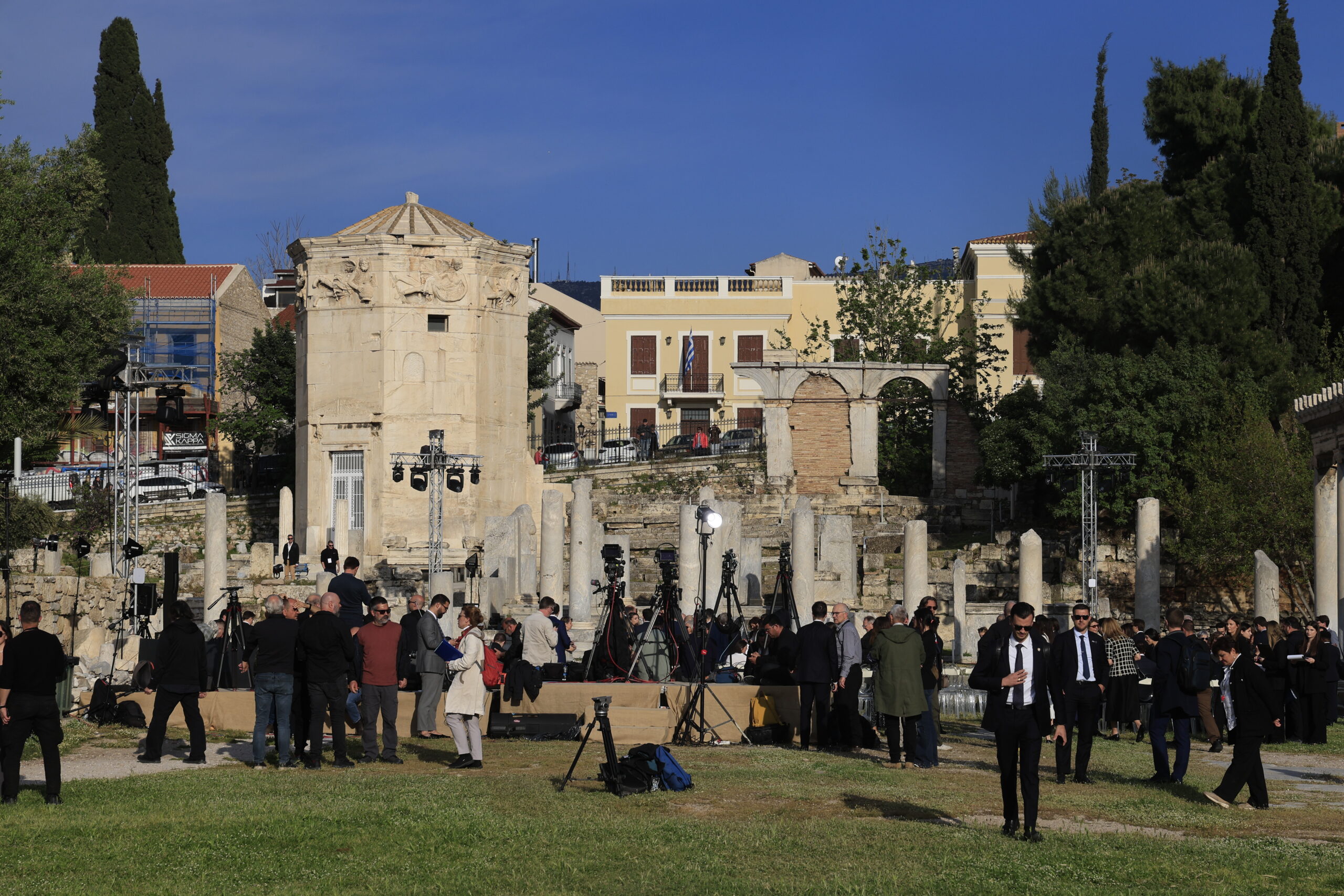 Συζήτηση του πρωθυπουργού Κυριάκου Μητσοτάκη με τον Πρόεδρο της Γαλλίας Emmanuel Macron, στο πλαίσιο εκδήλωσης που διοργάνωσε η εφημερίδα 