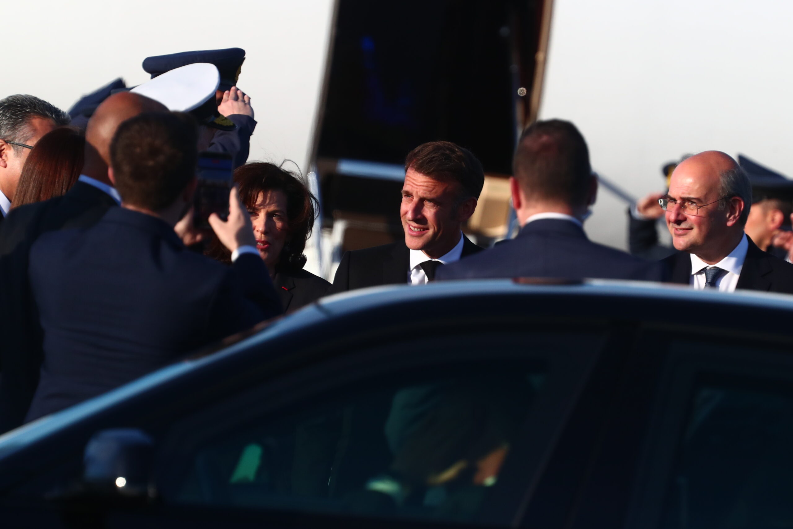 Άφιξη του Προέδρου της Γαλλίας Emmanuel Macron, στον Διεθνή Αερολιμένα Αθηνών 