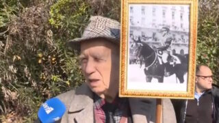 Ο 89χρονος στην κηδεία του τέως βασιλιά Κωνσταντίνου