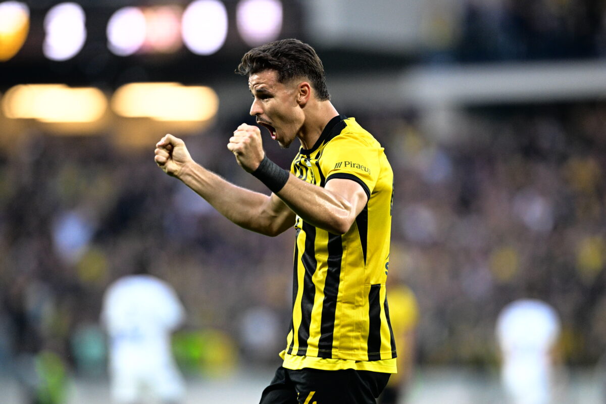 Η βαθμολογία των πλέι οφ της Super League: ΑΕΚ και Ολυμπιακός στο κυνήγι του πρωταθλήματος - Δείτε φάσεις και γκολ