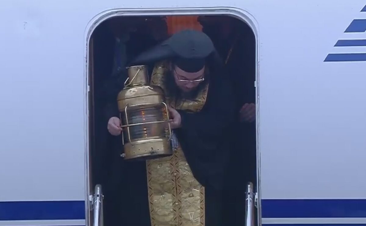 Το Άγιο Φως στην Αθήνα από την Ιερουσαλήμ