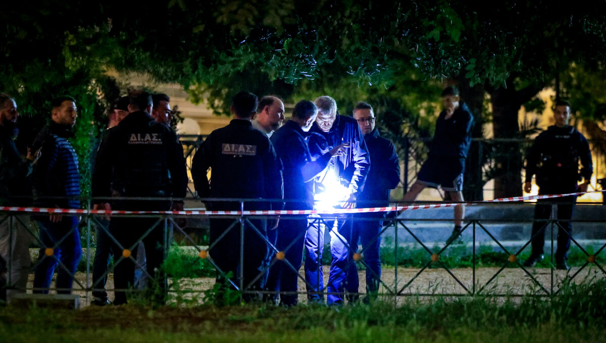 Δολοφονία στον Αγιο Δημήτριο: Στο μικροσκόπιο το κινητό του 27χρονου γιου ταξίαρχου της ΕΛΑΣ - Τα σενάρια που εξετάζουν οι Αρχές