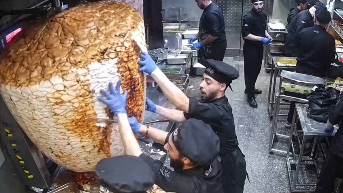 Τεράστιος γύρος πέφτει