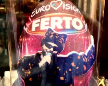 Ο Akylas στο πασχαλινό αυγό