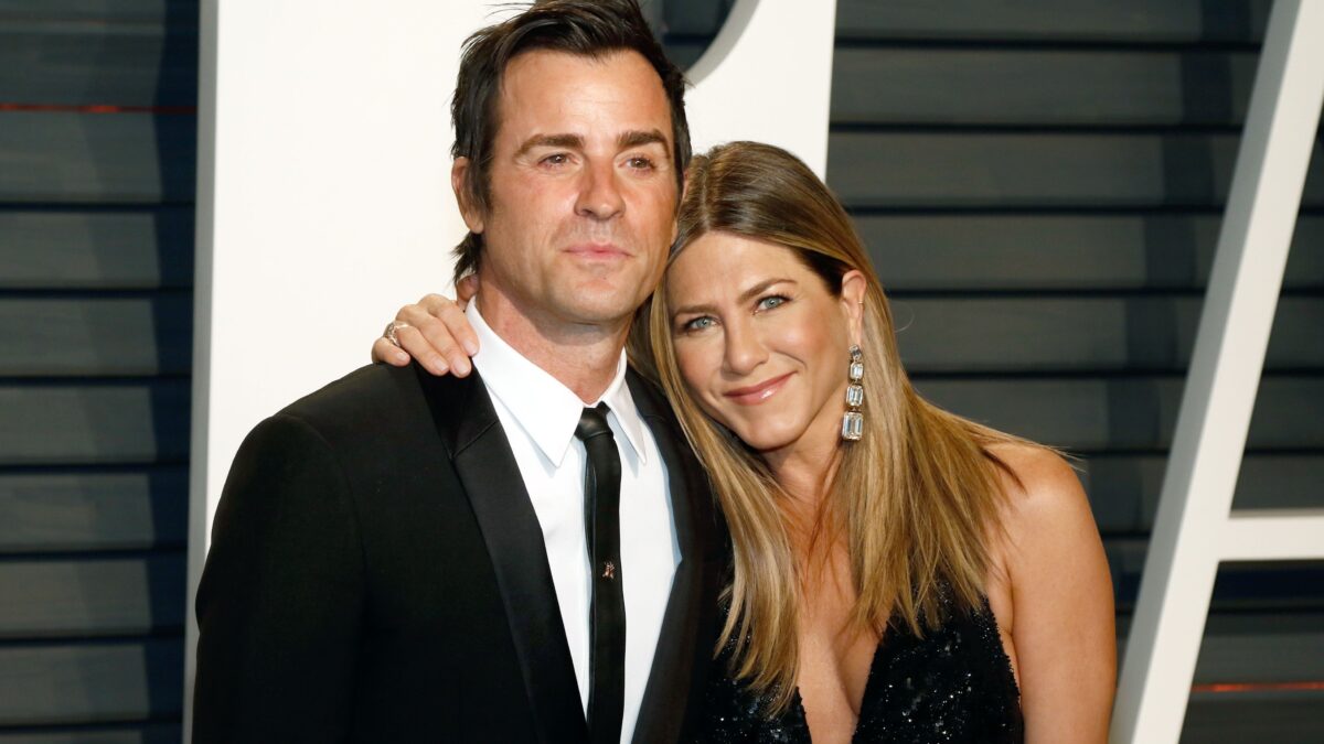 Ο ΤζάστΙΝ Θερού με την Τζένιφερ Άνιστον