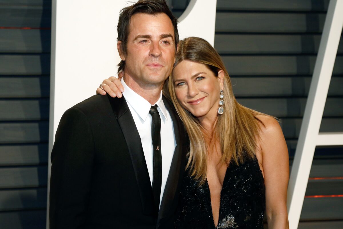 Ο ΤζάστΙΝ Θερού με την Τζένιφερ Άνιστον