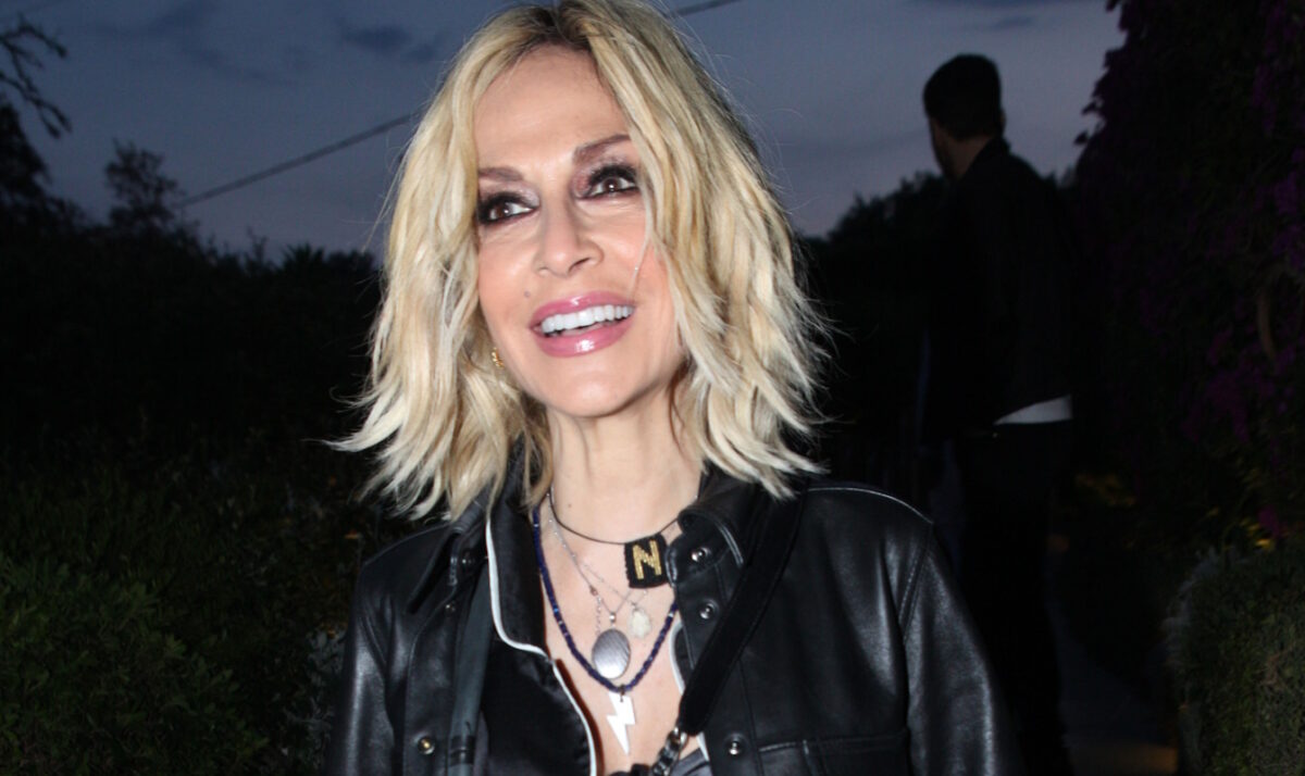 Η Άννα Βίσση κάνει διακοπές στο νησί Μπόρα Μπόρα – Η φωτογραφία που μοιράστηκε στο Instagram