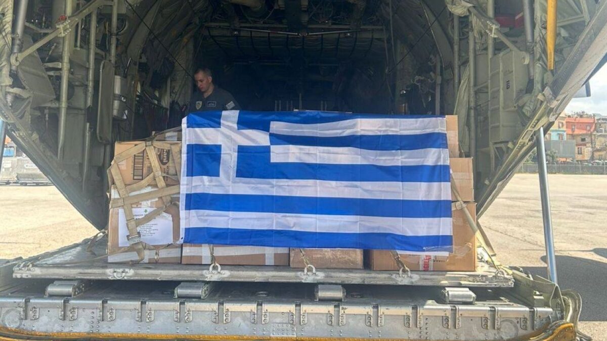 Ανθρωπιστική βοήθεια στον Λίβανο με συνδρομή των ελληνικών Ενόπλων Δυνάμεων (Πηγή φωτογραφίας: ΓΤ υπουργείου Εθνικής Άμυνας)