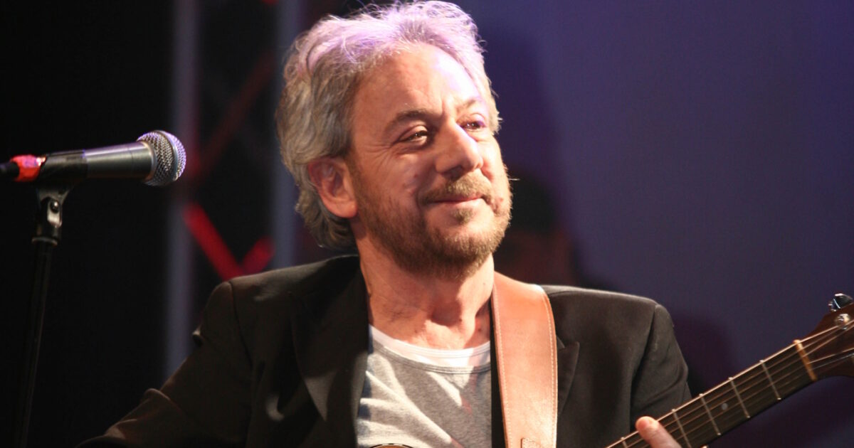 Αντώνης Βαρδης: Κυκλοφόρησε album από συναυλία καλλιτεχνών στο ...