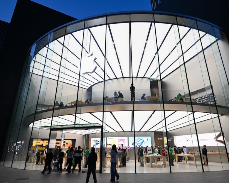 NANJING, CHINA - APRIL 18, 2026 - Customers are making purchases at an Apple store in Nanjing, Jiangsu Province, China on April 18, 2026. (Photo by CFOTO