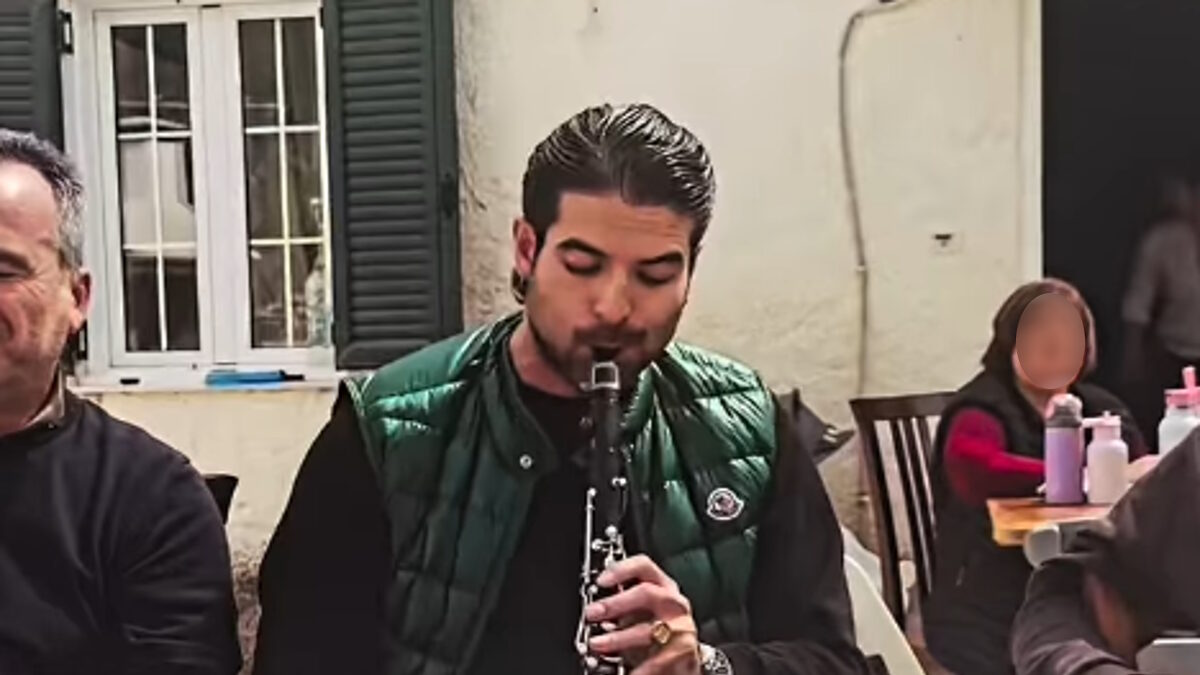 Ο Άρης Μουγκοπέτρος