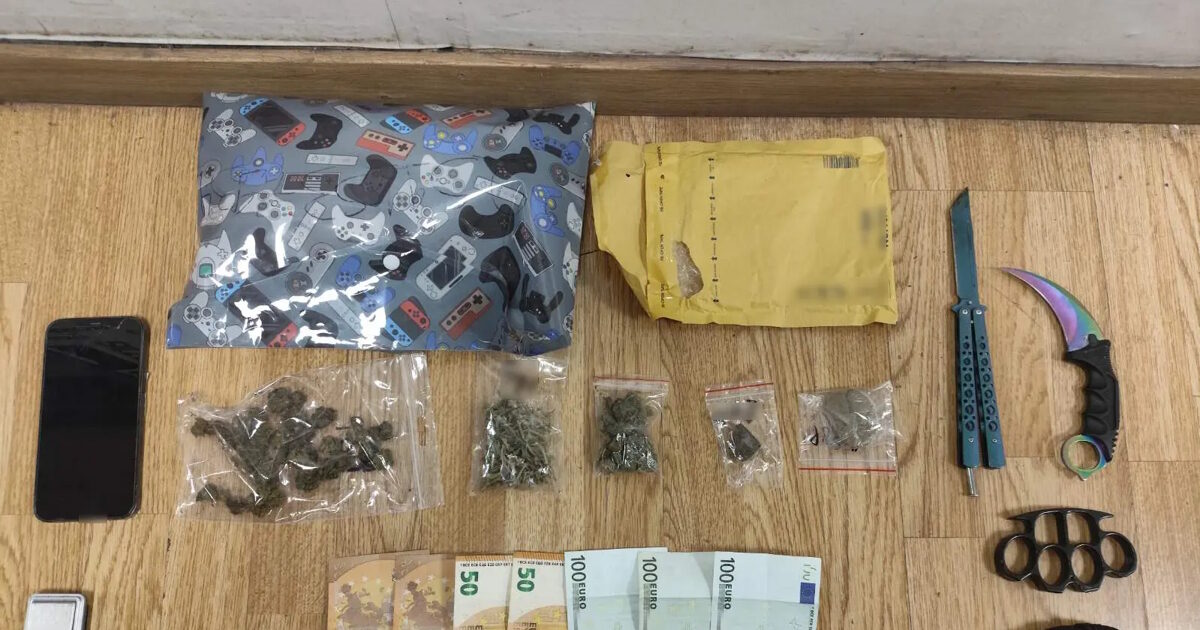 Αθήνα: Συνελήφθη 19χρονος που προσπάθησε να εισάγει κάνναβη με δέμα για να την πουλήσει
