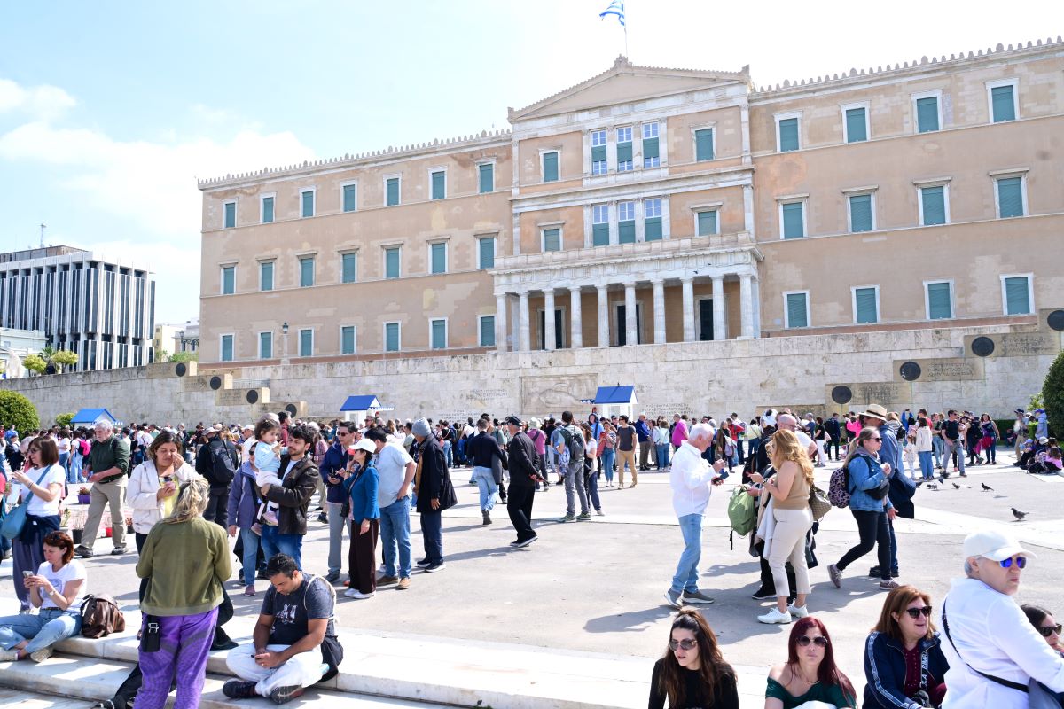 Τουρίστες στον Άγνωστο Στρατιώτη