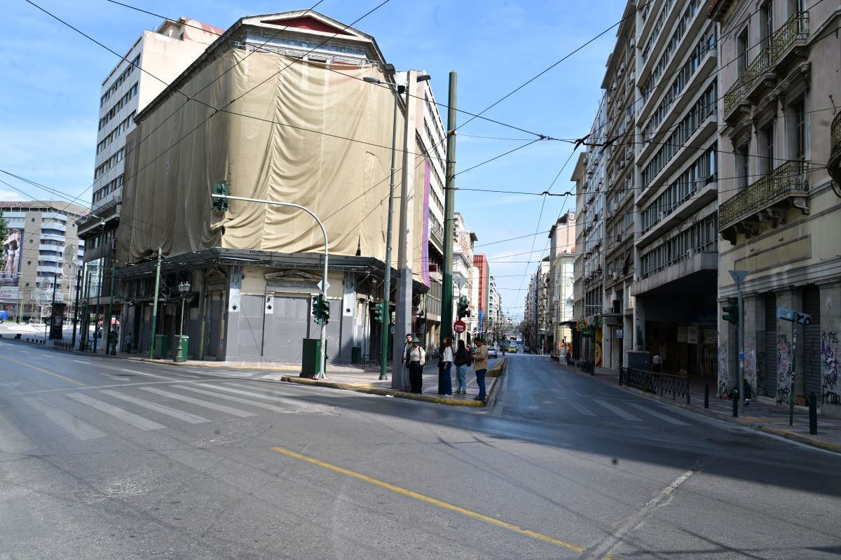 Άδεια και η Σταδίου στο ύψος της Ομόνοιας