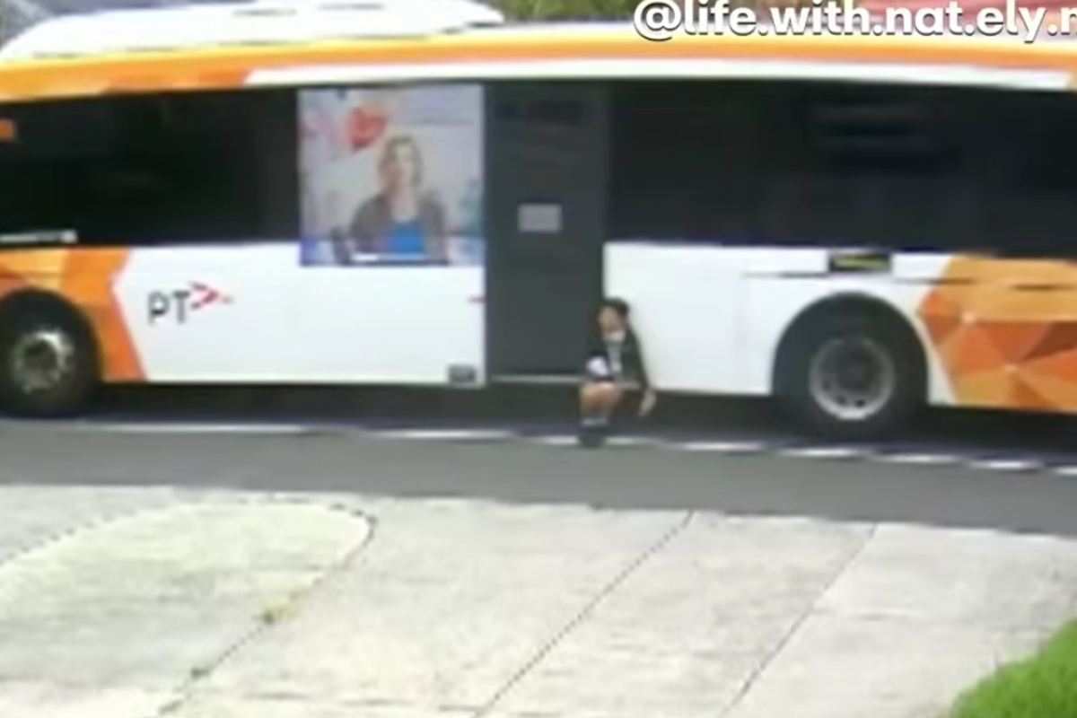 Αυστραλία: 12χρονος πιάστηκε σε πόρτα λεωφορείου και σύρθηκε για 350 μέτρα