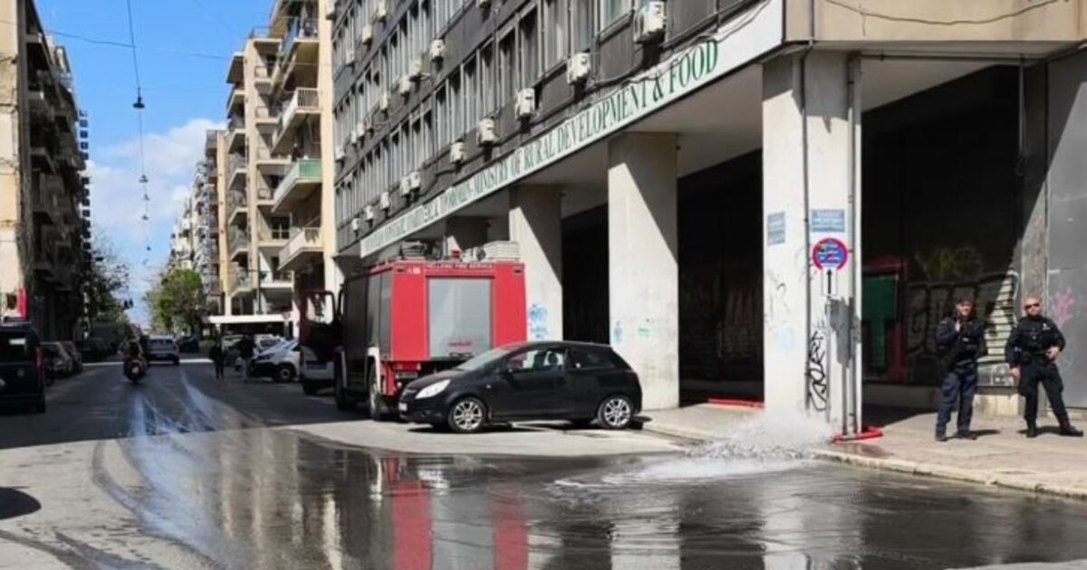 Αχαρνών: Συνεχίζεται η άντληση υδάτων – Σταδιακά επανέρχεται το ρεύμα