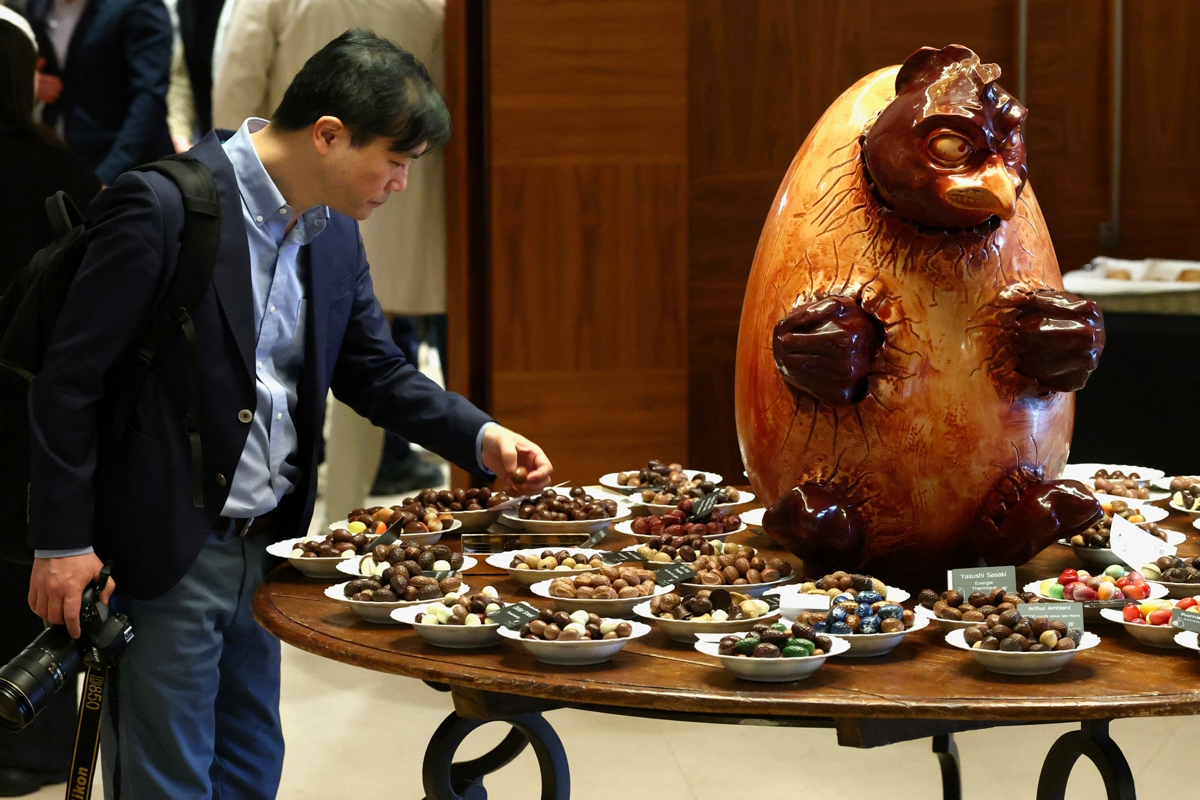 Γιγαντιαία σοκολατένια αυγά στο Βέλγιο