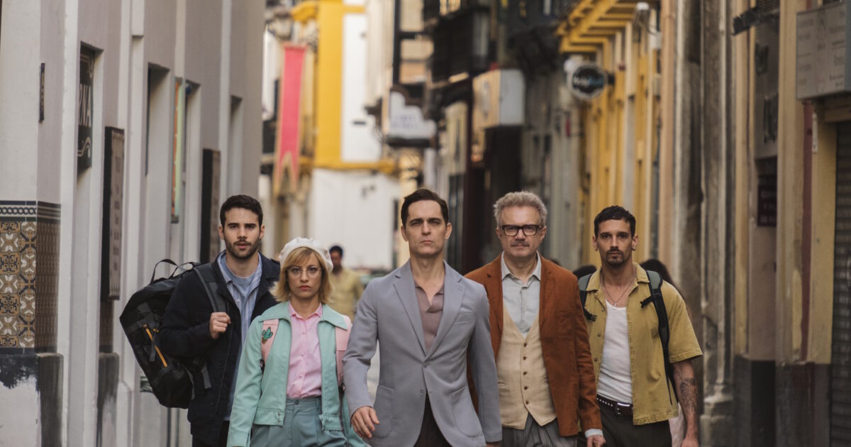 Netflix: Οι 20 σειρές που ήρθαν τον Μάιο και θα σε καθηλώσουν – Δείτε τις νέες σεζόν των «Berlin» και «Thank you next»