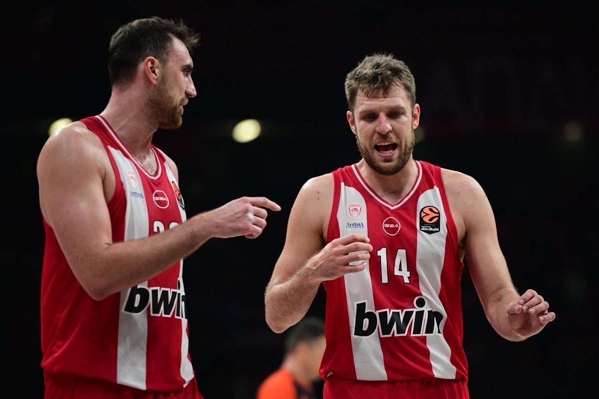 Με Σάσα Βεζένκοφ και Νίκολα Μιλουτίνοφ η καλύτερη πεντάδα της Euroleague