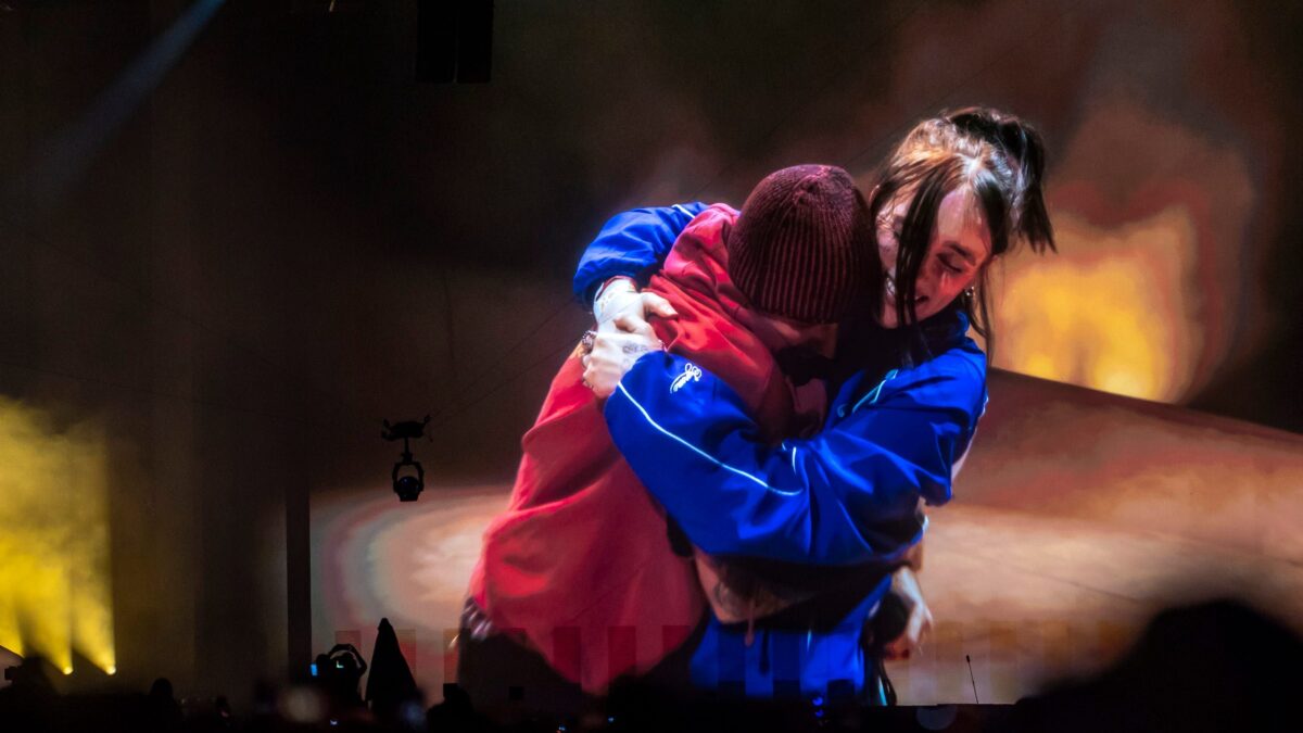 Η αγκαλιά του Τζάστιν Μπίμπερ και της Μπίλι Άιλις