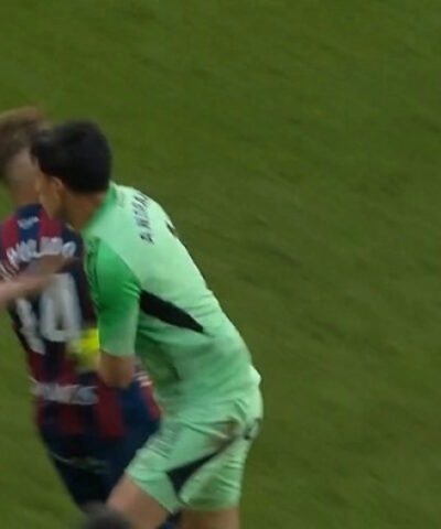 Χαμός στην Ισπανία: Ο τερματοφύλακας της Σαραγόσα ξάπλωσε με μπουνιά τον αρχηγό της Ουέσκα