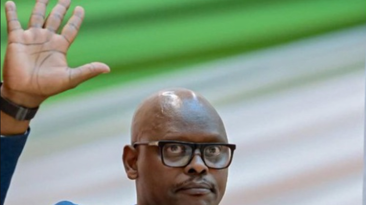 Ο υπουργός Επικοινωνιών και Μέσων Ενημέρωσης του Μπουρούντι