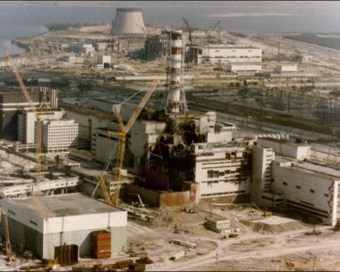 O πυρηνικός σταθμός του Τσερνομπίλ τρεις ημέρες μετά την έκρηξη στις 29 Απριλίου 1986