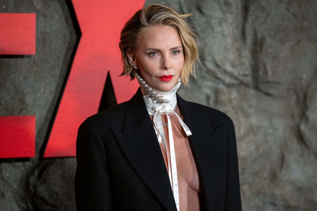 Σαρλίζ Θερόν: Η ξεκαρδιστική απορία της 14χρονης κόρης της για τη δουλειά της - «Τι κάνεις όλη μέρα;»