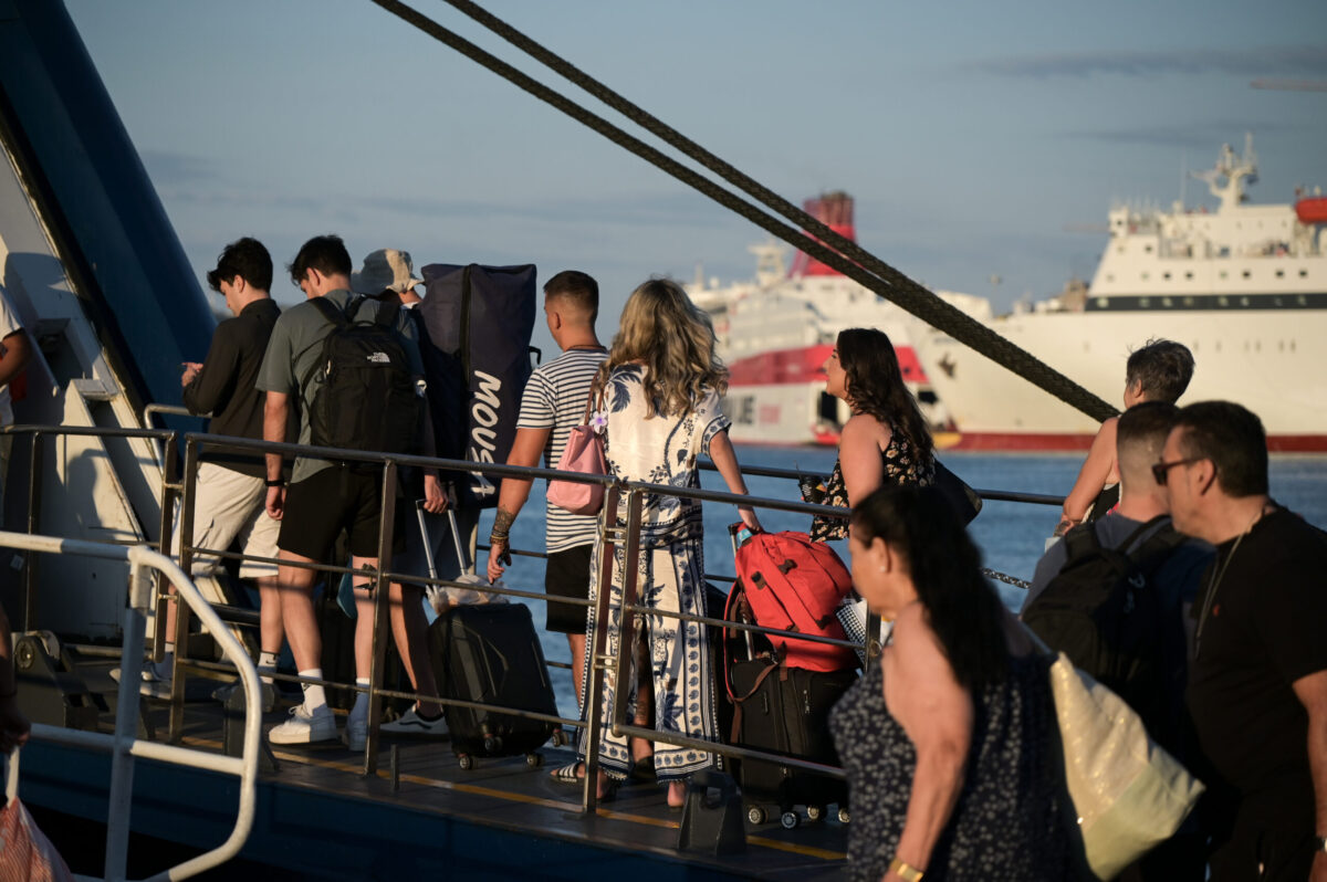 ΑΥΓΟΥΣΤΙΑΤΙΚΗ ΕΞΟΔΟΣ ΕΚΔΡΟΜΕΩΝ ΑΠΟ ΤΟ ΛΙΜΑΝΙ ΤΟΥ ΠΕΙΡΑΙΑ (ΜΙΧΑΛΗΣ ΚΑΡΑΓΙΑΝΝΗΣ/EUROKINISSI)