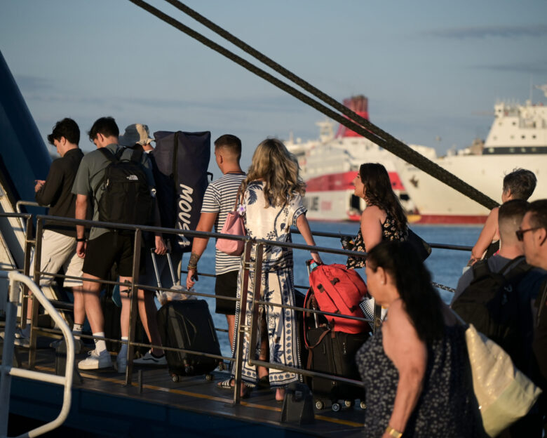 ΑΥΓΟΥΣΤΙΑΤΙΚΗ ΕΞΟΔΟΣ ΕΚΔΡΟΜΕΩΝ ΑΠΟ ΤΟ ΛΙΜΑΝΙ ΤΟΥ ΠΕΙΡΑΙΑ (ΜΙΧΑΛΗΣ ΚΑΡΑΓΙΑΝΝΗΣ/EUROKINISSI)