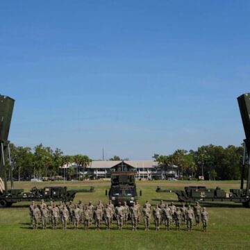 Dark Eagle: Τον υπερηχητικό πύραυλο θέλουν να χρησιμοποιήσουν οι ΗΠΑ για πλήγματα βαθιά στο έδαφος του Ιράν