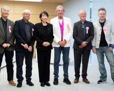 Οι Deep Purple με την πρωθυπουργό της Ιαπωνίας