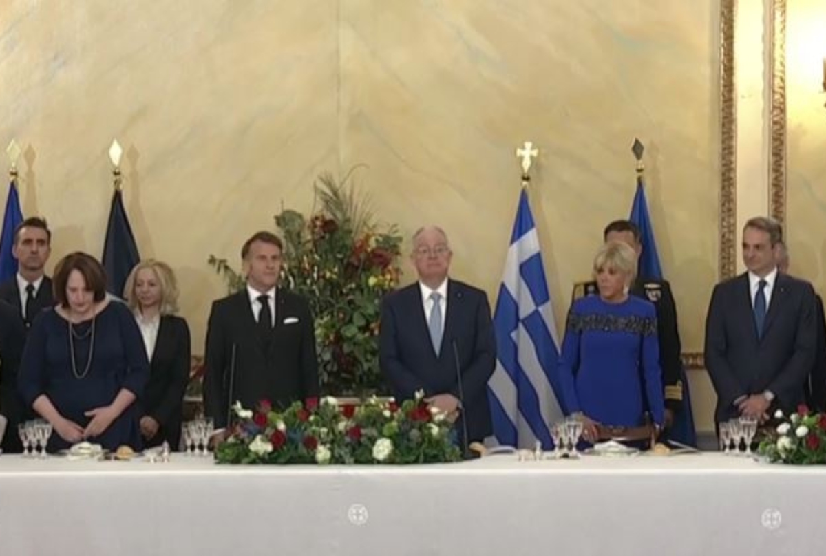 Αρχίζει το επίσημο δείπνο προς τιμήν του Εμανουέλ Μακρόν και της συζύγου του, Μπριζίτ στο Προεδρικό Μέγαρο