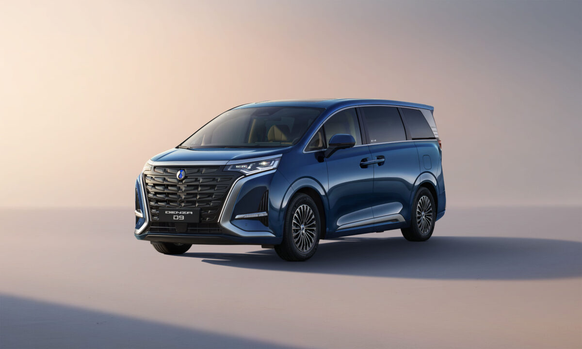 DENZA: Το δεύτερο μοντέλο της στην Ευρώπη, ένα 7θέσιο, plug-in hybrid πολυμορφικό