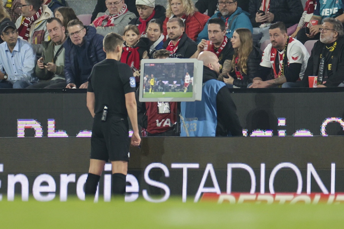 Διαιτητής στο VAR