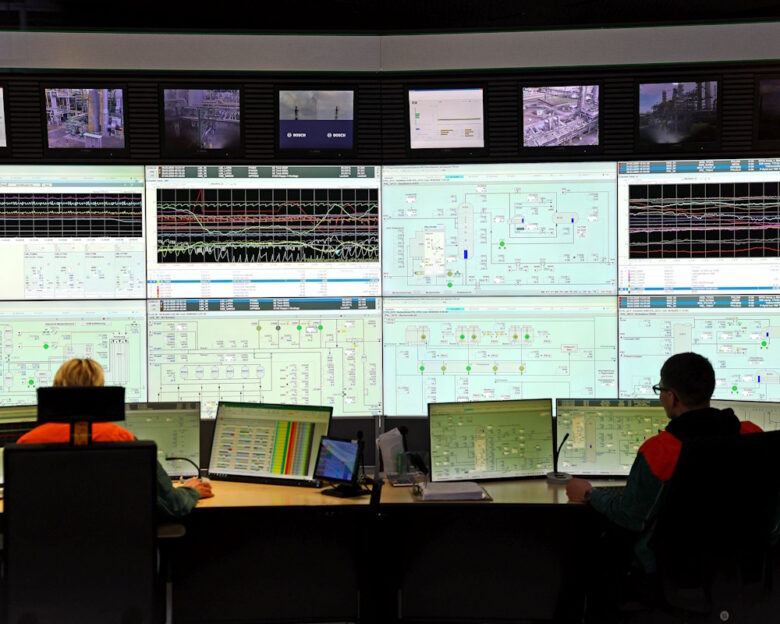 Employees work at the control room of the PCK refinery, a crude oil processing facility supplying gasoline, jet fuel, diesel and fuel oil, in Schwedt/Oder, Germany, March 31, 2026. REUTERS/Lisi Niesner
